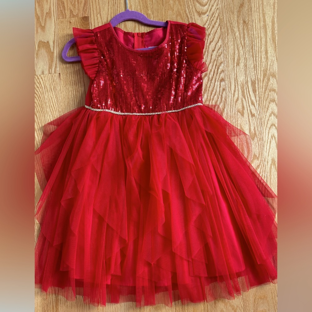 Red sequins and tulle holiday dress. Size 6. Never worn! Popatu